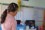 Nhà trường là nơi dạy chữ, dạy người, đâu phải cái chợ mà hàng hóa xô bồ