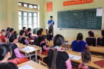 Bộ Chính trị yêu cầu tiếp tục đổi mới chính sách tiền lương giáo viên