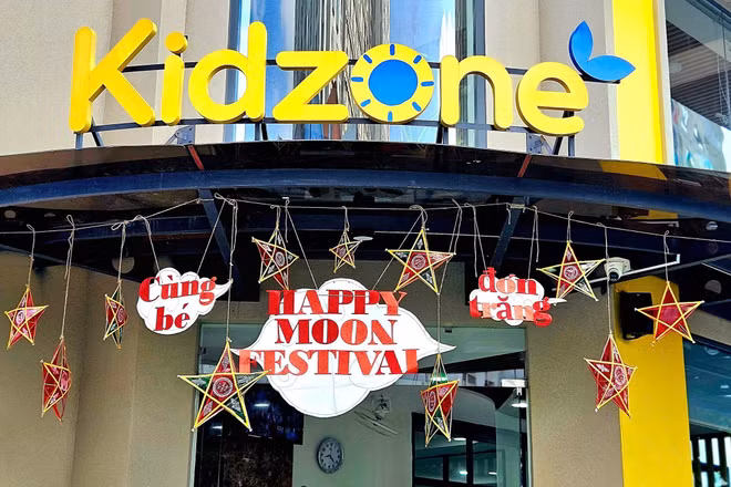 Phụ huynh bức xúc con bị Trường Mầm non Kidzone quên cho ăn tối suốt hơn 1 tháng, nhà trường nói gì?