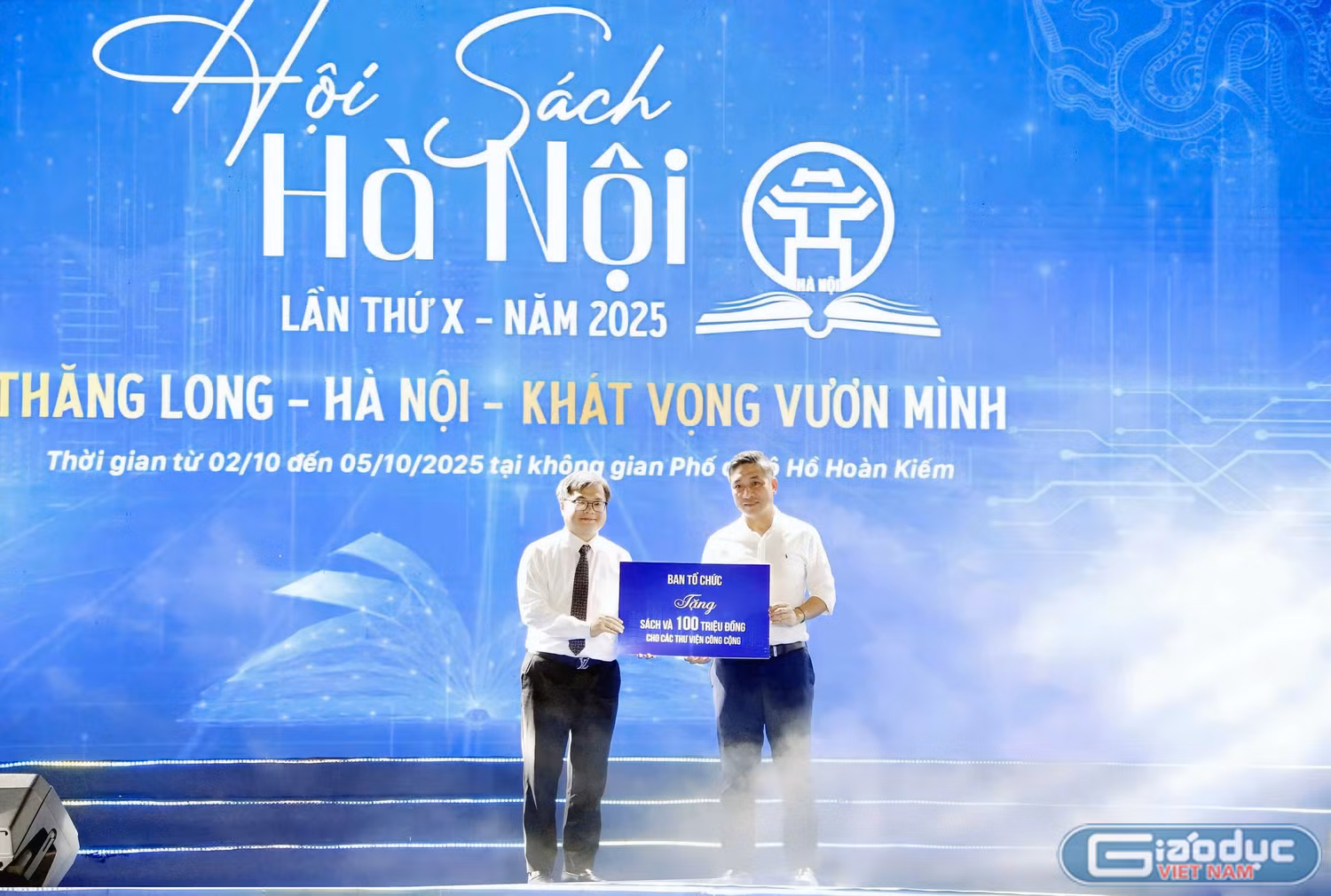 gdvn-trao-tang-3855.jpg