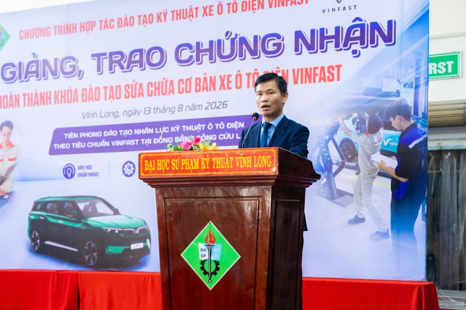 pgs-ts-phan-anh-cang.jpg