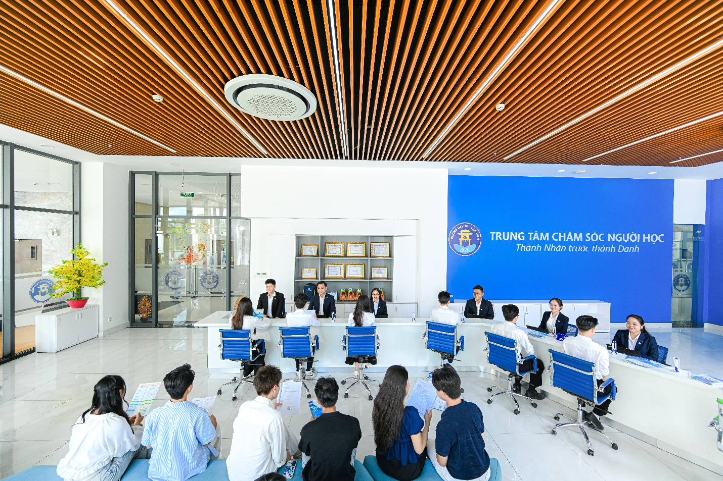 Trường Đại học Văn Hiến sẵn sàng cho các công tác hỗ trợ thí sinh đến làm thủ tục nhập học từ 11/8.