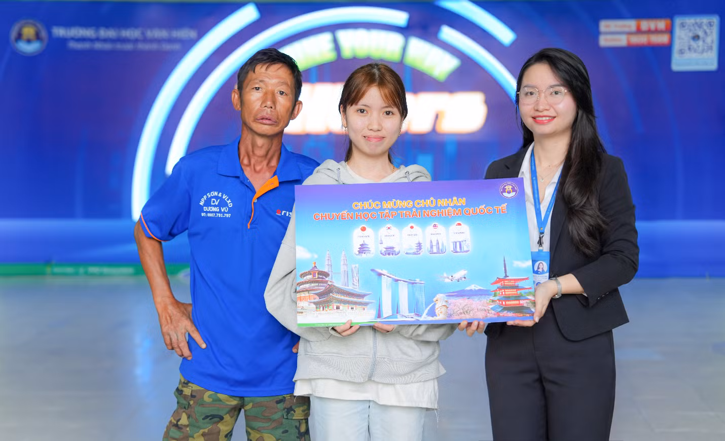 Chương trình “Quay số may mắn” mở ra cơ hội trải nghiệm học tập cùng những phần quà giá trị dành cho tân sinh viên đến làm thủ tục nhập học trước 17h00 ngày 21/8.