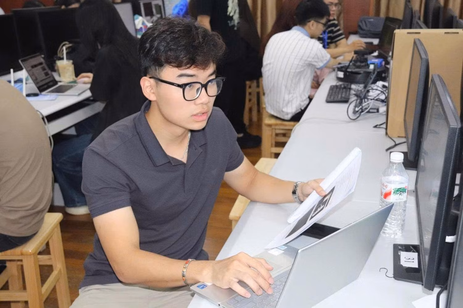 Em Nguyễn Kiều Phong - Sinh viên năm thứ 3, chương trình Tự động hóa và Tin học, Trường Quốc tế (Đại học Quốc gia Hà Nội). Ảnh: NVCC.