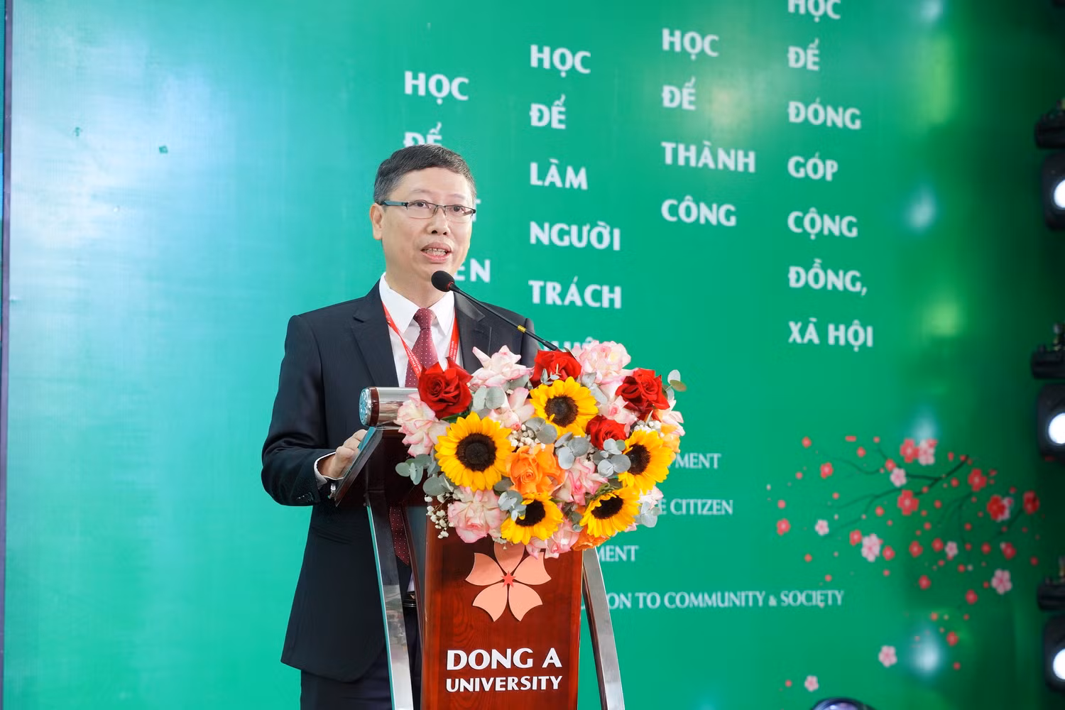pgsts-dinh-thanh-viet-7r309845.jpg