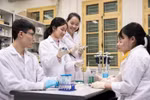 Nhiều trường đại học công lập đào tạo Y Dược công bố mức học phí năm 2025 