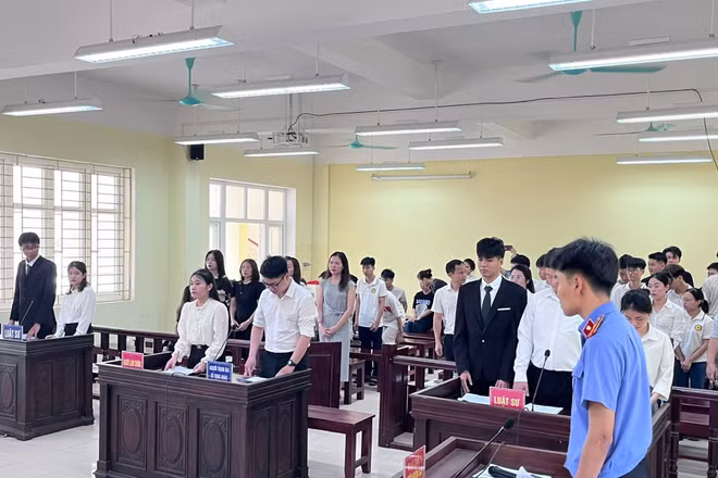 Dự báo nhóm ngành Luật xét tuyển bằng tổ hợp C00 có thể giảm điểm chuẩn