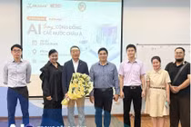 Chủ tịch Quỹ Eurasia Foundation trực tiếp giảng dạy sinh viên BTEC – BKACAD