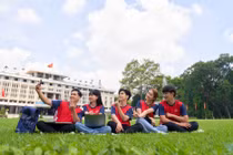 Thu hẹp khoảng cách phổ thông-đại học: Chương trình hội nhập thành đặc quyền của tân sinh viên DHV