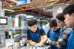 Sinh viên theo học 6 CTĐT tại Trường Quốc tế - ĐHQGHN được hưởng học bổng theo Nghị định 179
