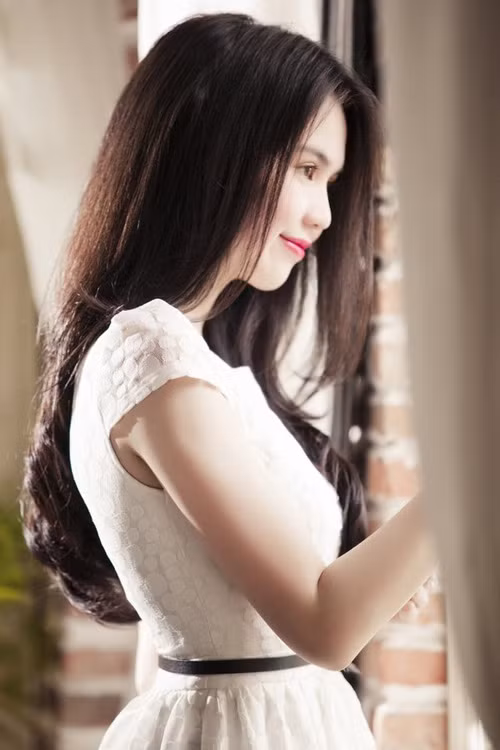 Với nhiều người lên Sài Gòn để thực hiện mơ ước của bản thân, Ngọc Trinh lên Sài Gòn để thực hiện ước mơ giúp gia đình thoát khỏi cái nghèo