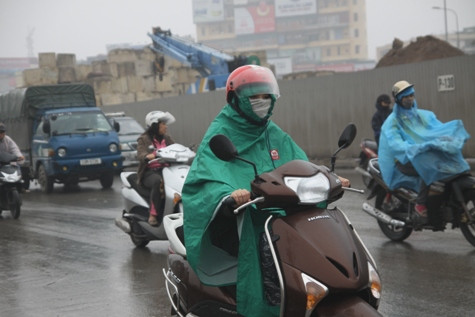 Hà Nội đã xuất hiện sấm chớp vào tối qua (3/3). (Ảnh NP) Hà Nội đã xuất hiện sấm chớp vào tối qua (3/3). (Ảnh NP)