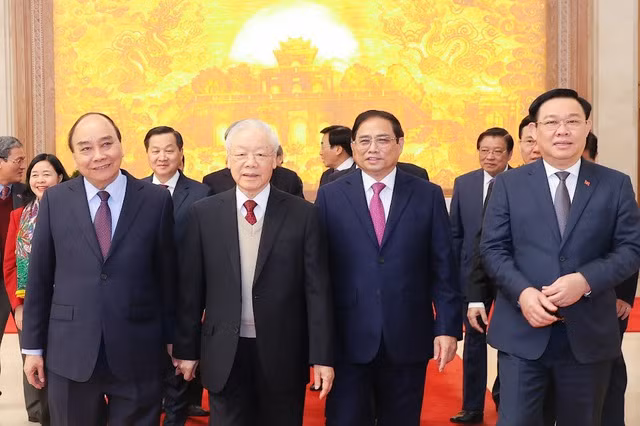 Tổng Bí thư Nguyễn Phú Trọng, Chủ tịch nước Nguyễn Xuân Phúc, Chủ tịch Quốc hội Vương Đình Huệ, Thủ tướng Phạm Minh Chính trước giờ tham dự Hội nghị. Ảnh: VGP/Nhật Bắc