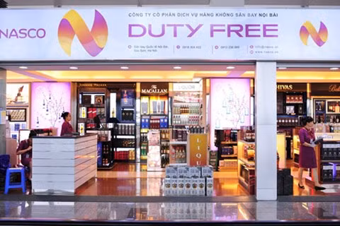 Dịch vụ bán hàng miễn thuế của Công ty cổ phần Dịch vụ hàng không sân bay Nội Bài - NASCO. ảnh: An ninh Thủ đô. Dịch vụ bán hàng miễn thuế của Công ty cổ phần Dịch vụ hàng không sân bay Nội Bài - NASCO. ảnh: An ninh Thủ đô.