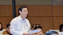 Phó Thủ tướng Vương Đình Huệ báo cáo trước Quốc hội sáng 15/6. ảnh: Trung tâm thông tin Quốc hội. Phó Thủ tướng Vương Đình Huệ báo cáo trước Quốc hội sáng 15/6. ảnh: Trung tâm thông tin Quốc hội.