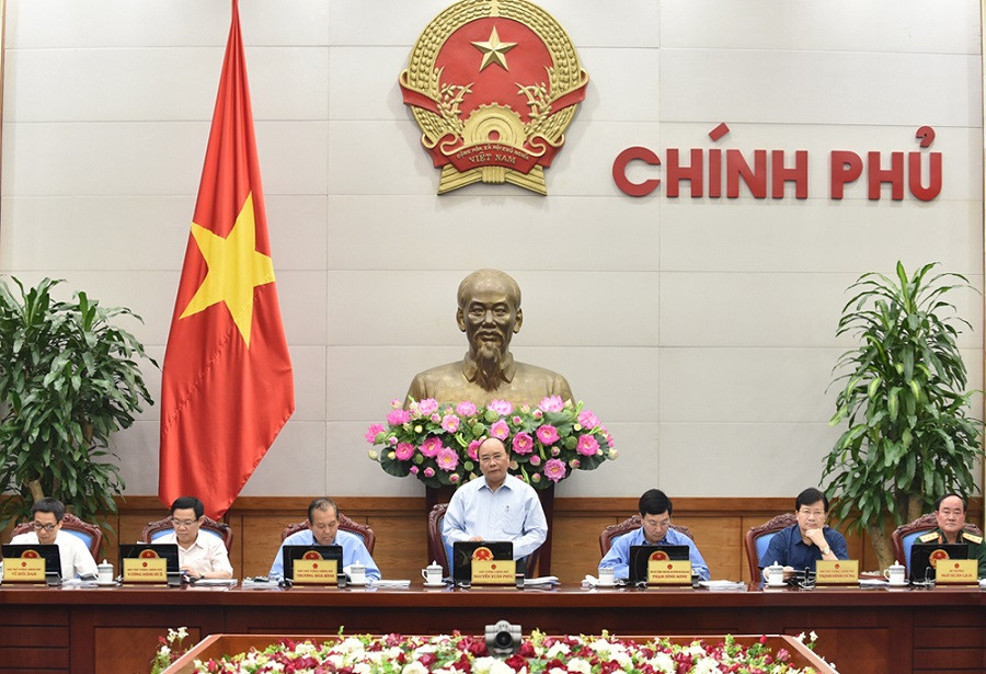 Thủ tướng yêu cầu hoàn thiện các quy định xử lý nợ xấu, không để ảnh hưởng tới phát triển kinh tế - xã hội. ảnh: vgp.