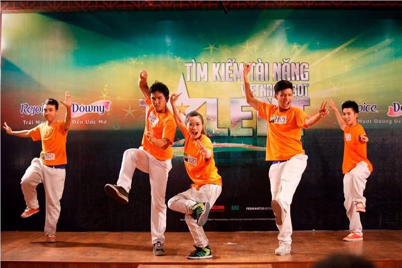 Nhóm All For One với tiết mục nhảy vui nhộn