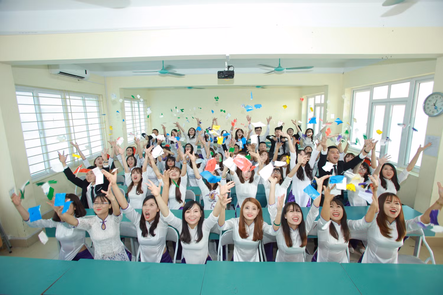 Sinh viên sẽ được trải nghiệm môi trường giáo dục quốc tế với Cơ sở vật chất, trang thiết bị hiện đại tại ISTNU.