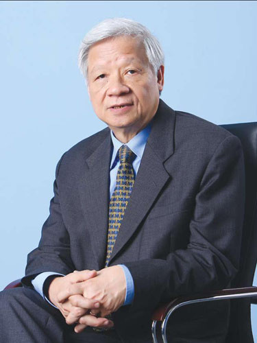Trong cuộc phỏng vấn này, ông cũng từng buồn: "Mình buồn nhất là khi việc thanh khoản toàn hệ thống quá khó khăn, nếu không có những ngân hàng dư dả tiền như ACB thì nhiều ngân hàng chắc đã sụp đổ lâu lắm rồi. Bây giờ người làm ơn lại mắc oán. Thực tế, ACB huy động 100 đồng thì cho vay cao nhất là 64 đồng, chứ không phải 80 đồng như được phép. Thậm chí nhiều năm liền, ACB chỉ cho vay có 61 đồng thôi.Ai cần thì cho vay và khoản tiền đó cỡ ba bốn chục ngàn tỷ đồng chứ có ít đâu. Vì thế, khi Ngân hàng Nhà nước kết luận sai, mình buồn lắm".