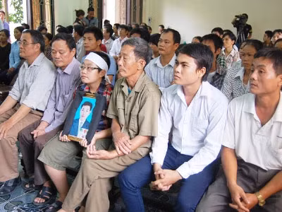 Đang xử vụ giết người, cướp vàng ở Hưng Yên, An ninh Xã hội, cuop tiem vang o hung yen, khoi to, cuop tiem vang, tang vat cuop tiem vang, xa sung cuop tiem vang, le van luyen, an mang, toi pham, bao, tin hot, tin hay