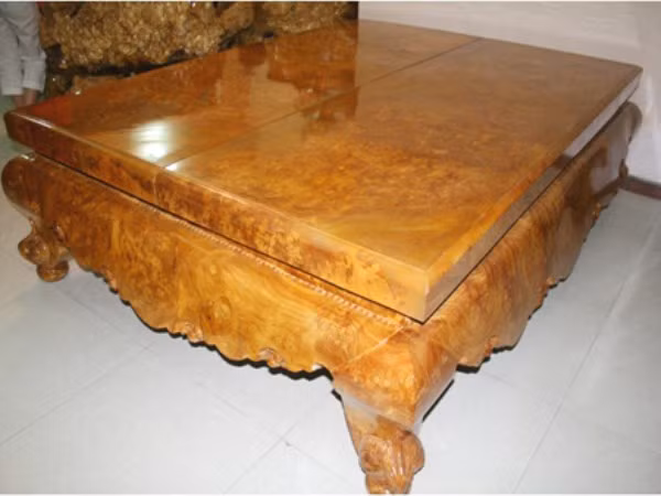Ngọc nghiến là biểu tượng của sự giàu sang phú quý, thể hiện “đẳng cấp” của người sở hữu, đem lại nhiều may mắn, tài lộc. Thời gian gần đây, ngọc nghiến được dân sành chơi và giới “quý tộc” săn lùng ráo riết. Ngọc nghiến là biểu tượng của sự giàu sang phú quý, thể hiện “đẳng cấp” của người sở hữu, đem lại nhiều may mắn, tài lộc. Thời gian gần đây, ngọc nghiến được dân sành chơi và giới “quý tộc” săn lùng ráo riết.