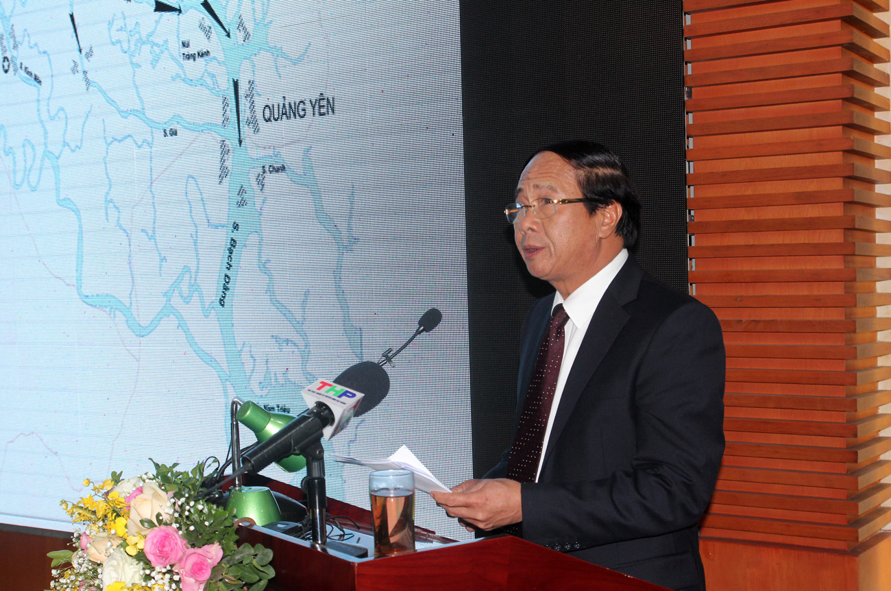 Ông Lê Văn Thành, Ủy viên Trung ương Đảng, Bí thư Thành ủy, Chủ tịch Hội đồng nhân dân thành phố Hải Phòng phát biểu tại hội nghị (Ảnh: Lã Tiến)