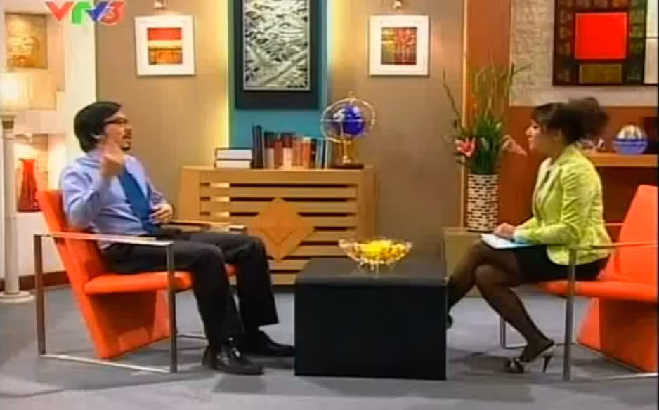 MC mới thay thế cho Tiến sỹ Xoáy - Xuân Bắc (ảnh chụp từ clip)