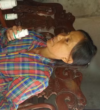 Theo chị Trần Thị Gái (mẹ Long) thì từ nhỏ Long đã bị động kinh, tâm thần không ổn định và phải uống thuốc