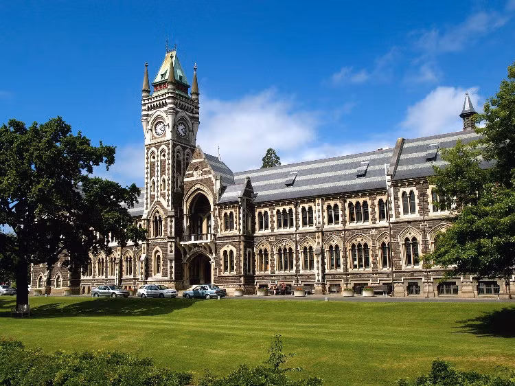 University of Canterbury International Office Private Bag 4800 Christchurch New Zealand Website: www.canterbury.ac.nz Email: international@canterbury.ac.nz Fax: 00 64 3 364 2171