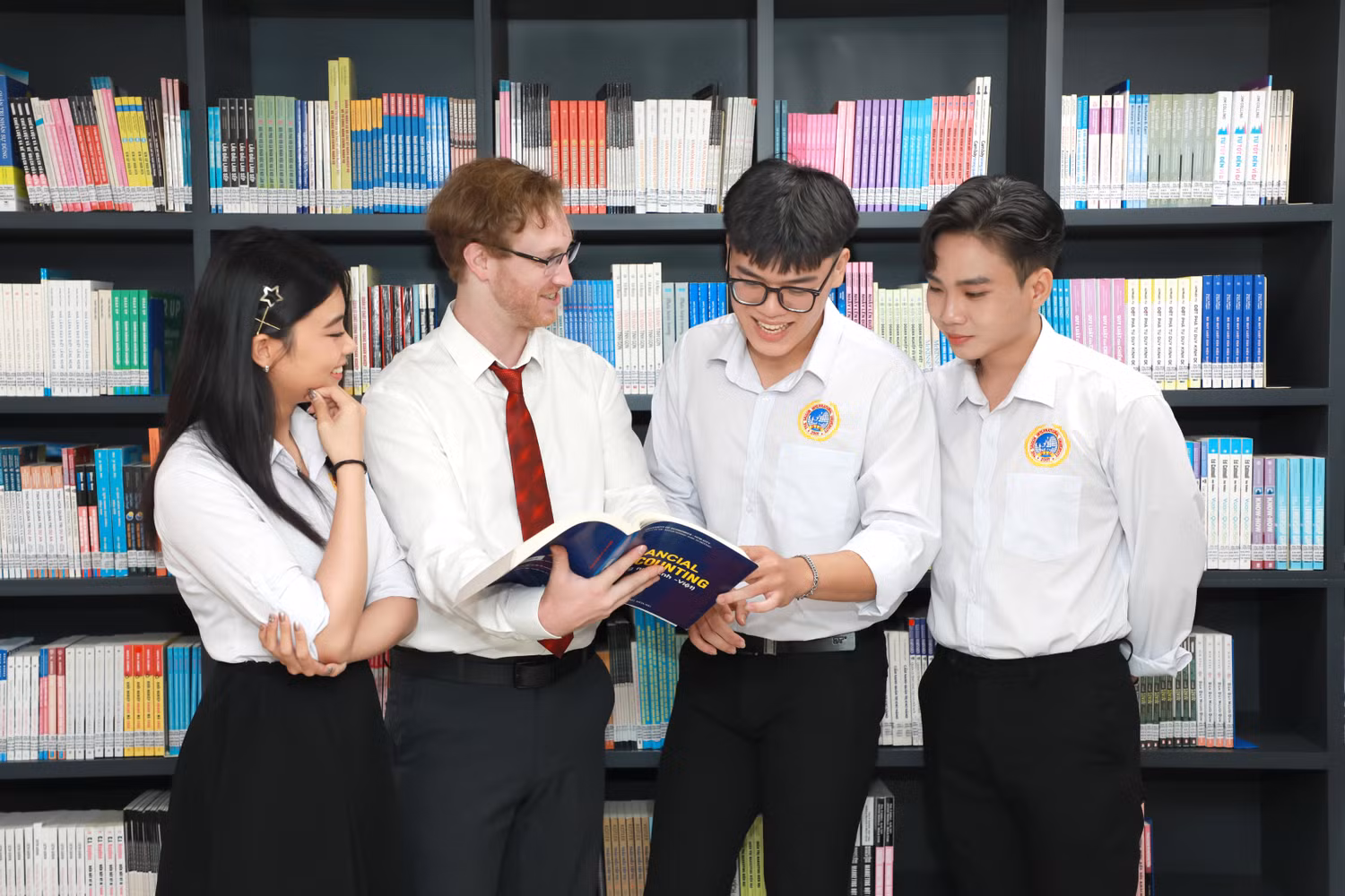 Sinh viên Trường Đại học Quốc tế Sài Gòn. Ảnh: NTCC