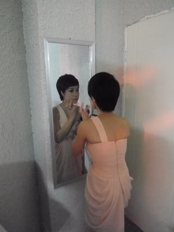 Đến đứng trước gương… Đến đứng trước gương…