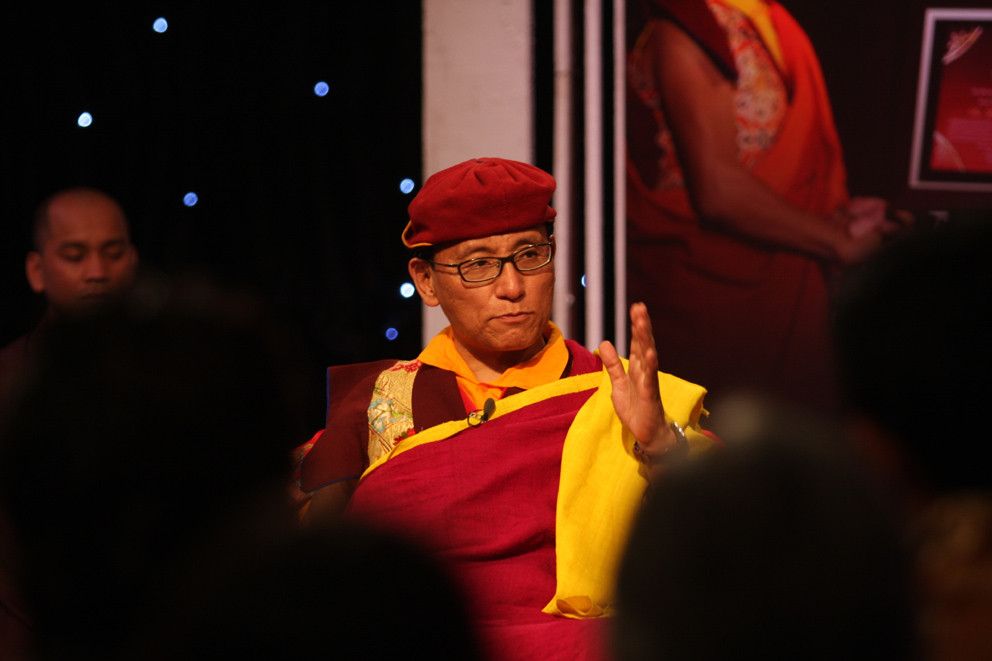 Đức Pháp Vương Gyalwang Drukpa (Phật giáo Kim cương thừa - Ấn Độ) đã đến Việt Nam giảng về bình đẳng giới và phát triển giáo dục. Đức Pháp vương được thế giới tôn vinh là Bậc hóa thân sáng lập và đứng đầu truyền thừa Drukpa thuộc Phật giáo Kim cương thừa.