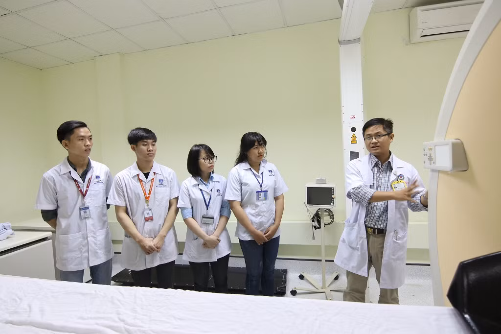 Sinh viên ngành Vật lý Y khoa Trường Đại học Nguyễn Tất Thành. (Ảnh: website nhà trường)