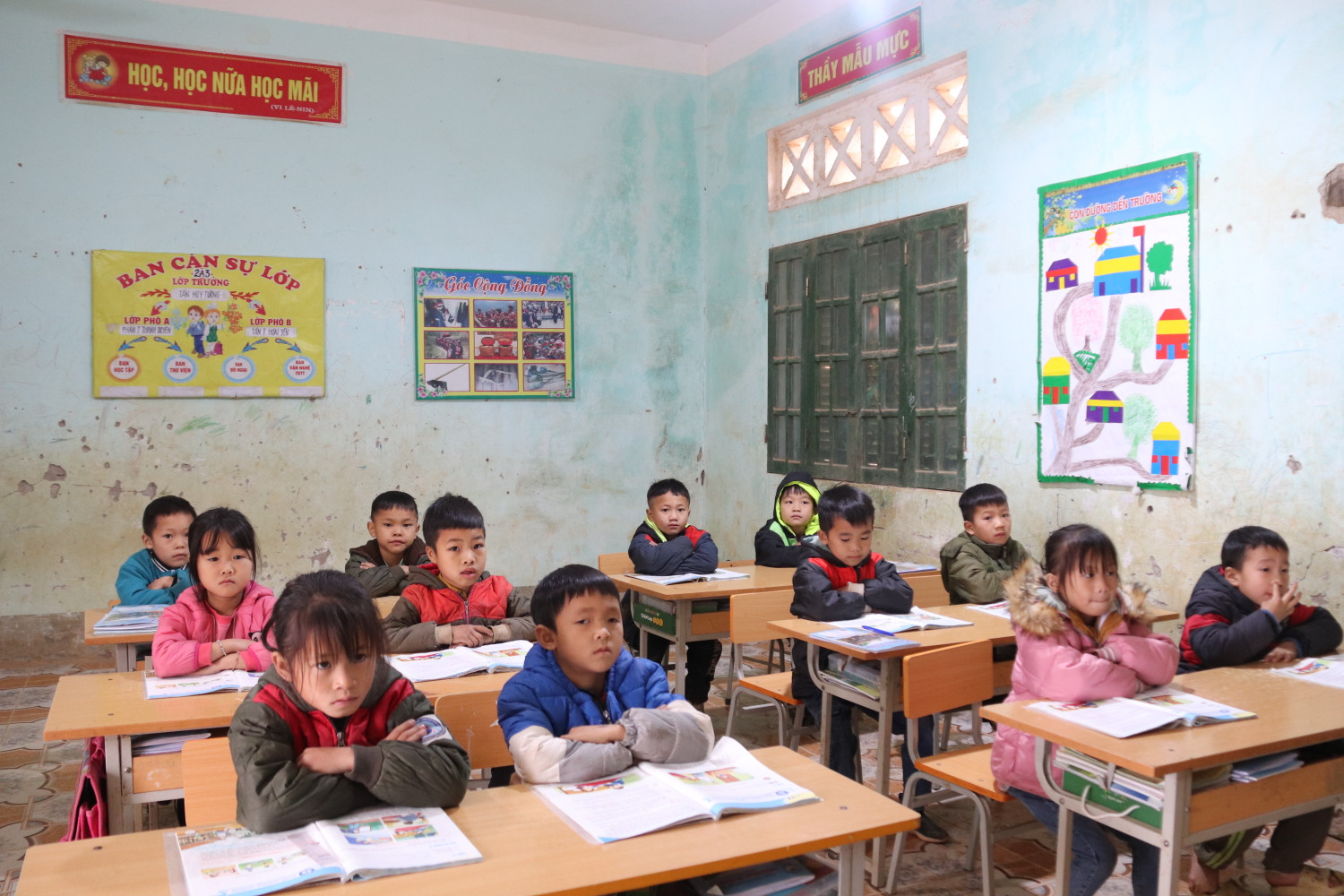 Một giờ học tại Trường Phổ thông dân tộc bán trú Tiểu học Na Khê (huyện Yên Minh, tỉnh Hà Giang). Ản: Ngân Chi. Một giờ học tại Trường Phổ thông dân tộc bán trú Tiểu học Na Khê (huyện Yên Minh, tỉnh Hà Giang). Ản: Ngân Chi.