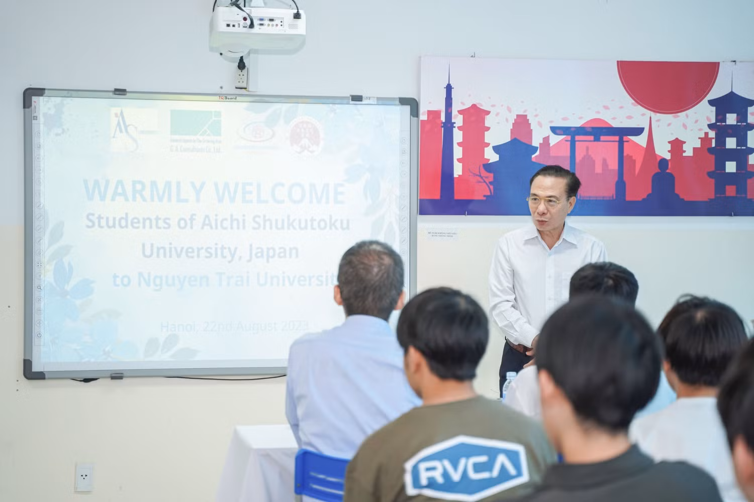 Tiến sĩ Lưu Viết Tĩnh - Phó Hiệu trưởng thường trực Trường Đại học Nguyễn Trãi. Ảnh: Website trường.