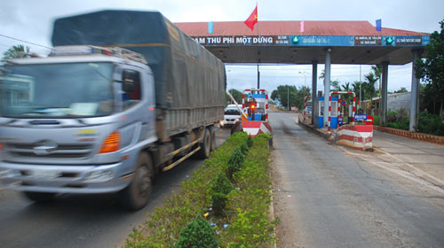 Xóa 17 trạm thu phí cầu đường từ 1/1/2013, Tin tức trong ngày, tram thu phi, thue duong, quy bao tri duong bo, nhan vien thu phi duong, tong cuc duong bo viet nam, un tac giao thong, bao, tin tuc, tin hot, tin hay, vn