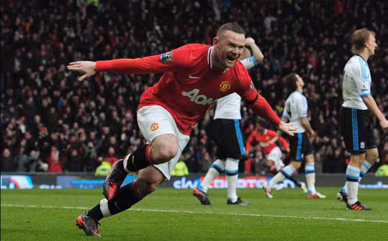 2. Sir Alex Ferguson vừa khẳng định Wayne Rooney đã bình phục và sẽ có mặt trong trận đấu giữa Man Utd và Tottenham diễn ra vào Chủ nhật tuần này. Tiền đạo quê Liverpool này đã vắng mặt trong trận đấu ở Norwich cuối tuần trước cũng như trận giao hữu Anh - Hà Lan giữa tuần này. Tuy nhiên “gã Shrek” đã tập luyện trở lại bình thường và sẽ chắc chắn có mặt trong danh sách đăng ký cho chuyến đi tới White Hart Lane.