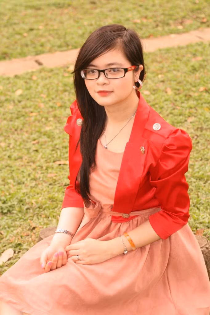 Phương châm sống của Hà Anh là: "Cuộc sống là không chờ đợi", vì vậy cô luôn nỗ lực hết mình, bằng khả năng và đam mê của chính mình để không sống hoài, sống phí. Cuộc sống vốn còn nhiều gian nan, Hà Anh muốn đón nhận tất cả những khó khăn đó để trưởng thành, và đón nhận bằng nụ cười tươi, bằng nhiệt huyết tuổi trẻ. Phương châm sống của Hà Anh là: "Cuộc sống là không chờ đợi", vì vậy cô luôn nỗ lực hết mình, bằng khả năng và đam mê của chính mình để không sống hoài, sống phí. Cuộc sống vốn còn nhiều gian nan, Hà Anh muốn đón nhận tất cả những khó khăn đó để trưởng thành, và đón nhận bằng nụ cười tươi, bằng nhiệt huyết tuổi trẻ.