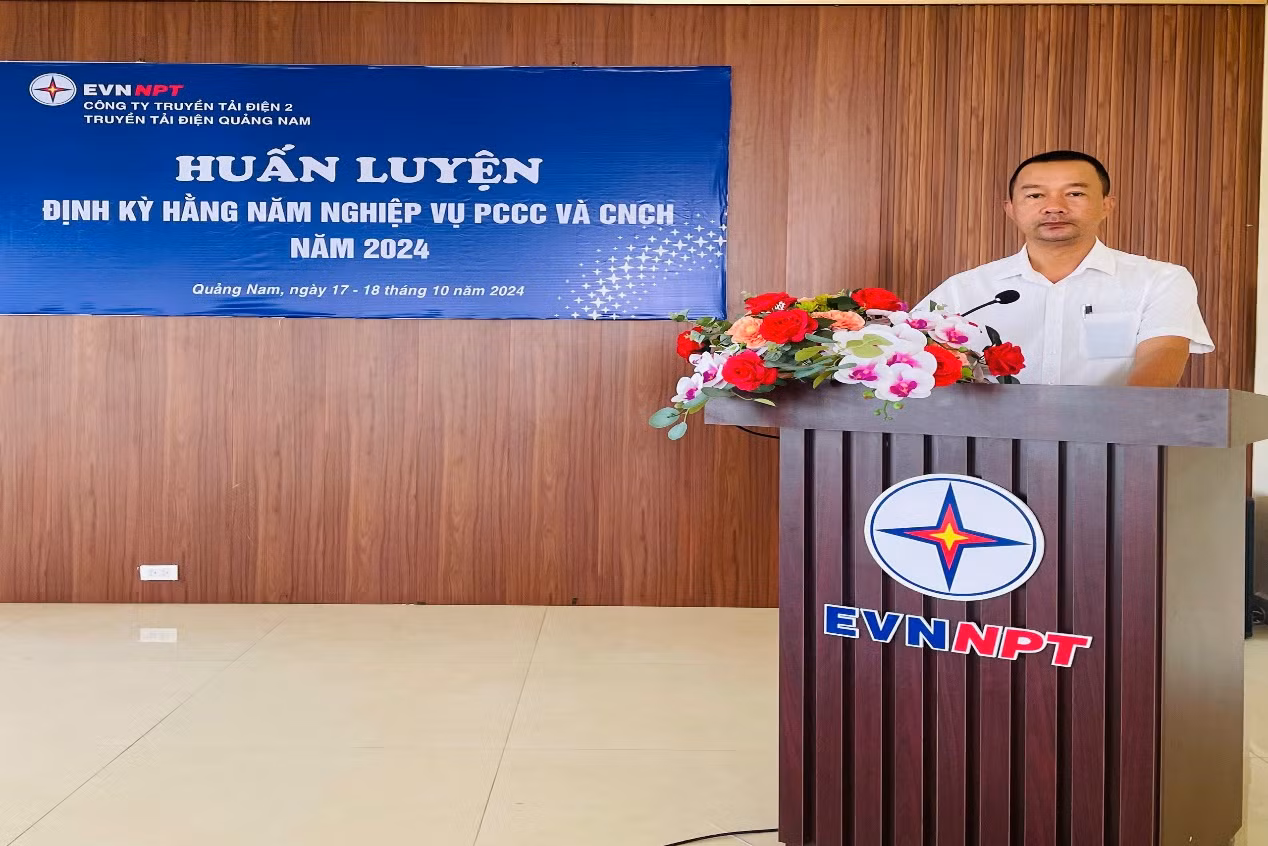Ông Trần Vĩnh Tú – Phó giám đốc Truyền tải điện Quảng Nam phát biểu tại khóa huấn luyện.