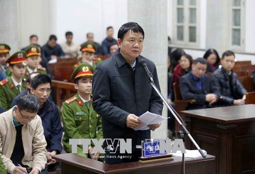 Bị cáo Đinh La Thăng tại tòa (Ảnh tư liệu: TTXVN). Bị cáo Đinh La Thăng tại tòa (Ảnh tư liệu: TTXVN).