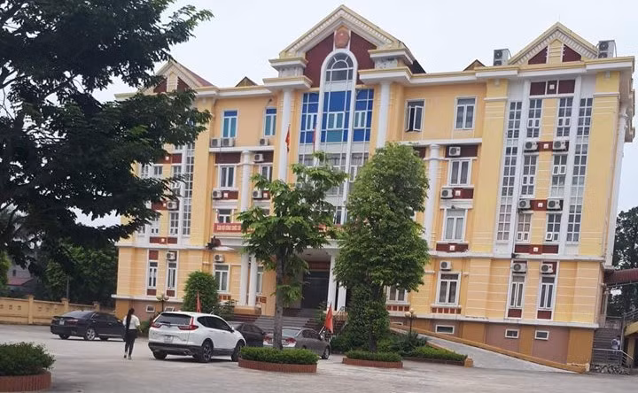 Bí thư huyện Hậu Lộc biết rõ những sai trái trong vụ đánh úp giáo viên ảnh 2 Bí thư huyện Hậu Lộc biết rõ những sai trái trong vụ đánh úp giáo viên ảnh 2