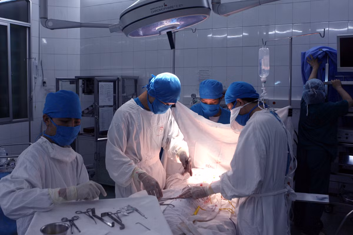 Mỗi người dân sẽ có một mã định danh y tế duy nhất và tồn tại suốt đời định kỳ đồng bộ dữ liệu với cơ sở dữ liệu hộ gia đình tham gia bảo hiểm xã hội của Bảo hiểm xã hội Việt Nam. Ảnh: Tùng Dương. Mỗi người dân sẽ có một mã định danh y tế duy nhất và tồn tại suốt đời định kỳ đồng bộ dữ liệu với cơ sở dữ liệu hộ gia đình tham gia bảo hiểm xã hội của Bảo hiểm xã hội Việt Nam. Ảnh: Tùng Dương.