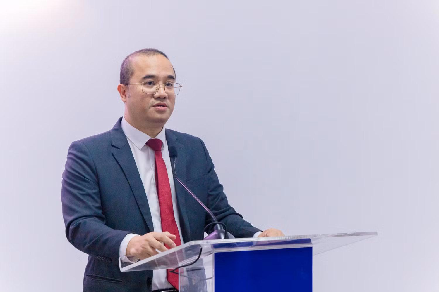 Phó giáo sư, Tiến sĩ Nguyễn Trúc Lê - Chủ tịch Hội đồng trường, Trường Đại học Kinh tế (Đại học Quốc gia Hà Nội)