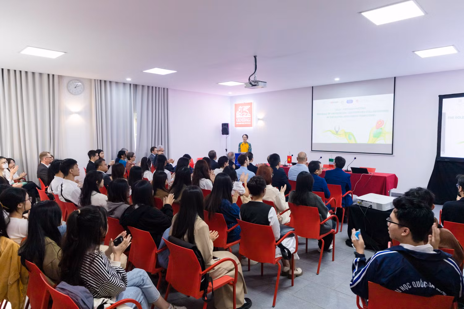Toàn cảnh buổi tọa đàm