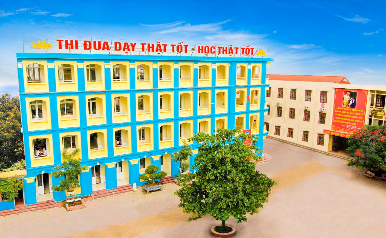 Trường Trung học cơ sở Tô Hiệu những năm gần đây được đầu tư xây dựng đồng bộ, đáp ứng tốt yêu cầu dạy và học (Ảnh: MT)