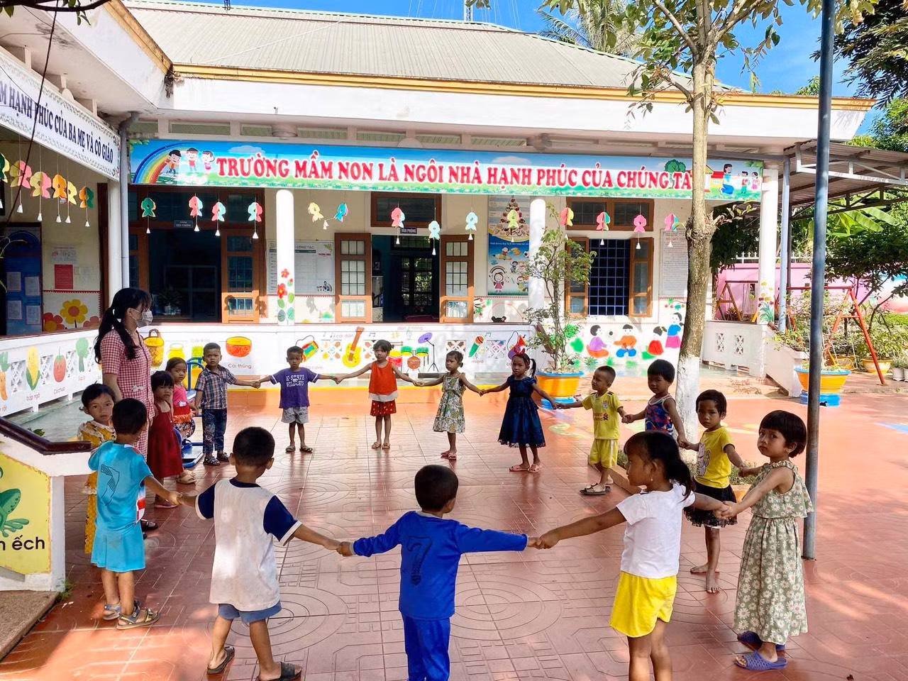 Các cơ sở giáo dục trên địa bàn tỉnh Quảng Trị tuyệt đối không được tự ý đặt ra thêm những khoản thu từ phụ huynh học sinh dưới bất kỳ hình thức nào khác. Ảnh: Trường mầm non xã Thanh (huyện Hướng Hóa, tỉnh Quảng Trị): LC Các cơ sở giáo dục trên địa bàn tỉnh Quảng Trị tuyệt đối không được tự ý đặt ra thêm những khoản thu từ phụ huynh học sinh dưới bất kỳ hình thức nào khác. Ảnh: Trường mầm non xã Thanh (huyện Hướng Hóa, tỉnh Quảng Trị): LC