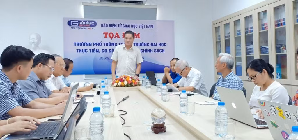 Phó Tổng biên tập Báo Điện tử Giáo dục Việt Nam - Đào Ngọc Tước phát biểu. Ảnh: Trinh Phúc.
