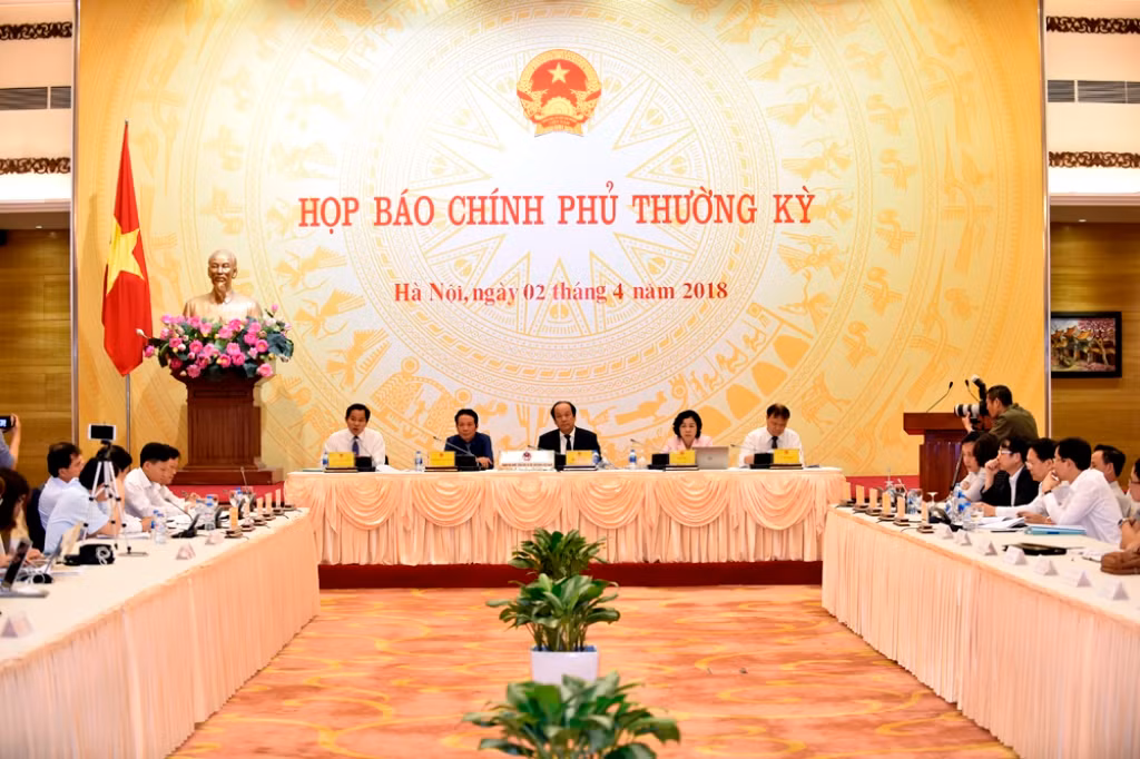 Bộ trưởng, Chủ nhiệm Văn phòng Chính phủ, Người phát ngôn của Chính phủ Mai Tiến Dũng cung cấp một số thông tin về phiên họp Chính phủ thường kỳ diễn ra cùng ngày dưới sự chủ trì của Thủ tướng Nguyễn Xuân Phúc. Ảnh: VGP