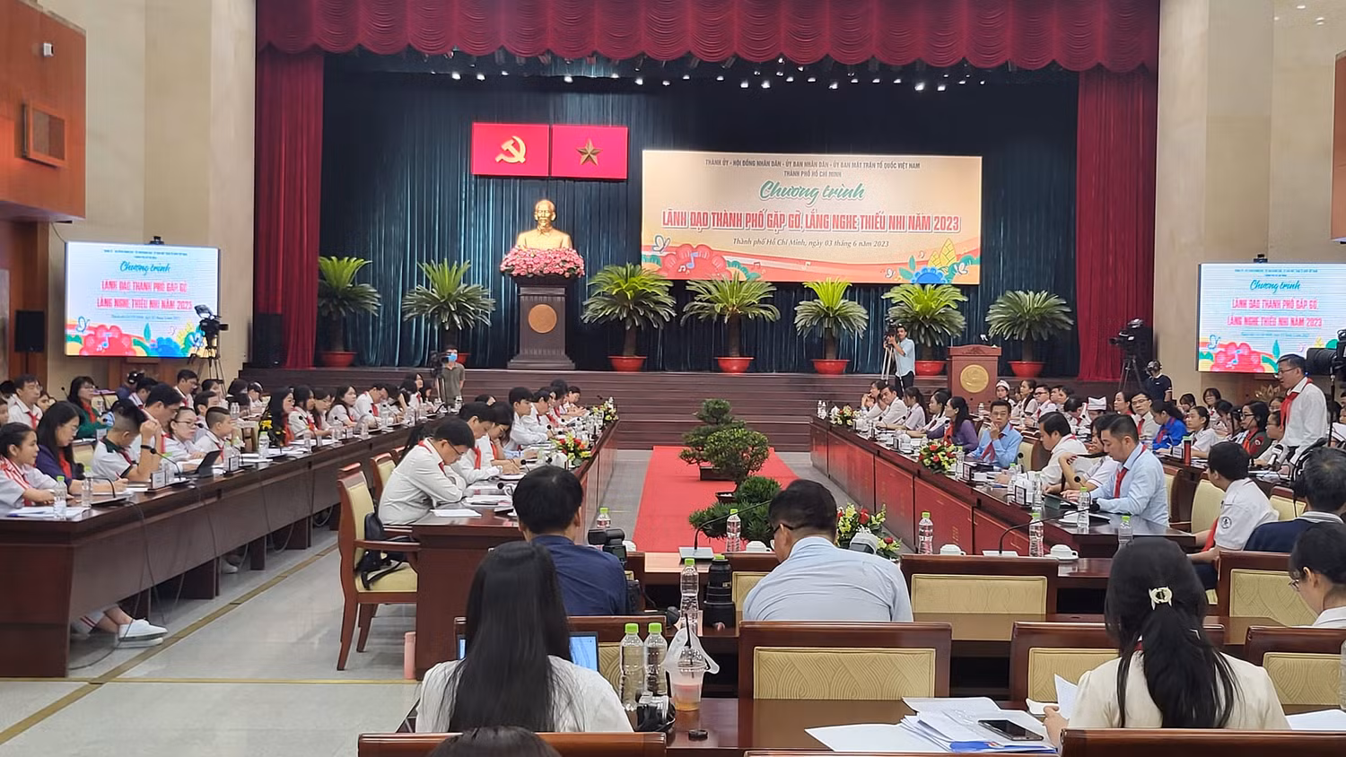 Toàn cảnh buổi gặp gỡ với thiếu nhi tiêu biểu của Thành phố Hồ Chí Minh hôm 3/6/2023 (ảnh: P.L)