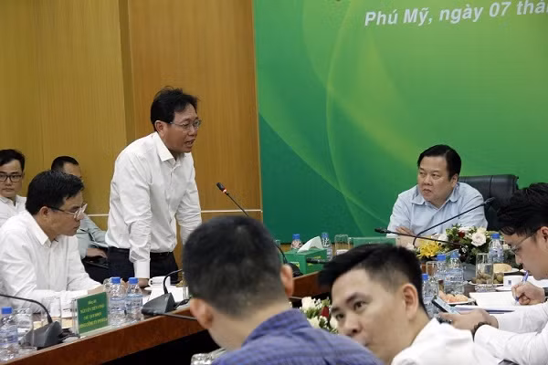 Tổng Giám đốc PVN - ông Nguyễn Vũ Trường Sơn phát biểu tại buổi làm việc. Tổng Giám đốc PVN - ông Nguyễn Vũ Trường Sơn phát biểu tại buổi làm việc.